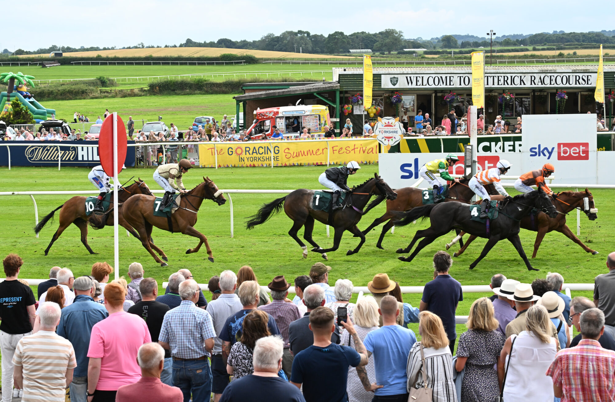 Image name CatterickGRIY 095 the 16 image from the post £5,000 Trainers’ Challenge Set to Heat Up Go Racing In Yorkshire’s Summer Festival in Yorkshire.com.