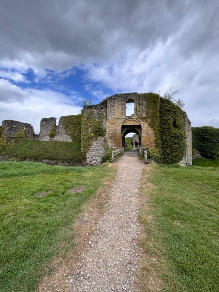 A look at the history of Helmsley Castle, with Dr Emma Wells Post image 3 Image name helmsley castle gateway the 3 image from the post A look at the history of Helmsley Castle, with Dr Emma Wells in Yorkshire.com.