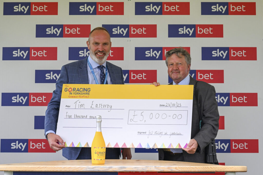 Tim Easterby Leads Clean Sweep at Go Racing In Yorkshire Summer Festival Post image 4 Image name 260725 Tim Easterby Cheque Presentation 0442 the 4 image from the post Tim Easterby Leads Clean Sweep at Go Racing In Yorkshire Summer Festival in Yorkshire.com.