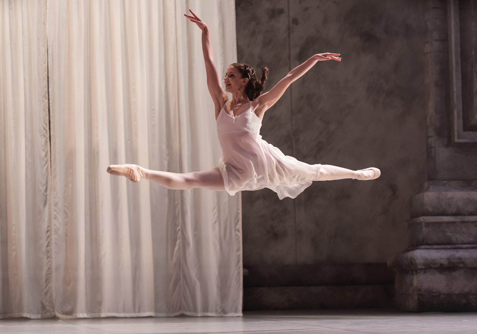 Image name Dominique Larose in Romeo and Juliet. Photo Emily Nuttall the 14 image from the post New MA in Classical Ballet Performance in Leeds in Yorkshire.com.