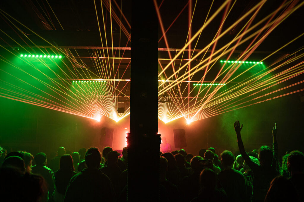 What's On At No Bounds Festival In Sheffield And Rotherham This Weekend? Post image 1 Image name NB24 MAIN ROOM @Lili takesflickis2 the 1 image from the post What's On At No Bounds Festival In Sheffield And Rotherham This Weekend? in Yorkshire.com.