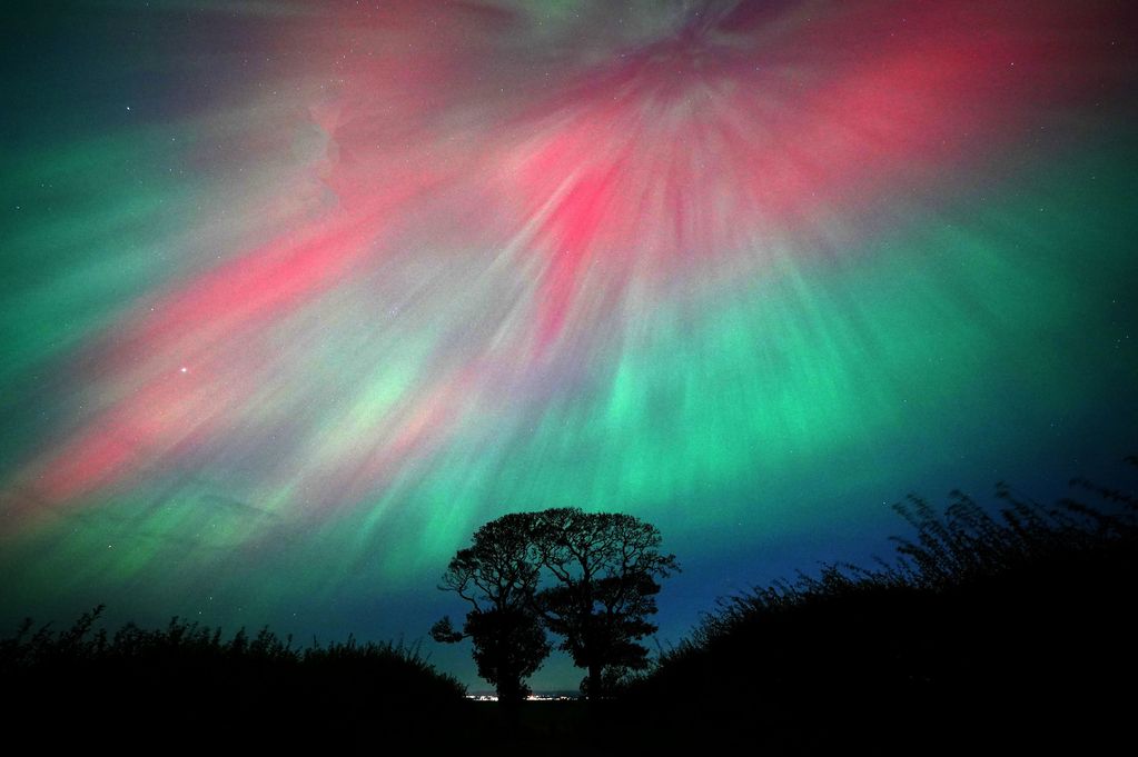 Where Can People Find The Northern Lights In Yorkshire During The G5 Cannibal Solar Storm? Post image 1 solar storm in Yorkshire